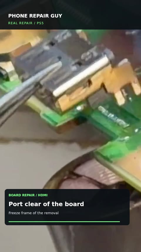 Retiro del puerto HDMI de una PS5 durante una reparación real de PRG